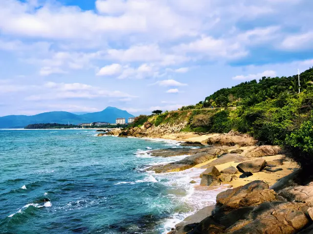 เกาะไหหลำ | หาดทรายขาวอ่าวเขียว, ภูเขาและทะเลพึ่งพาอาศัยกันอยู่ที่หวานหนิง
