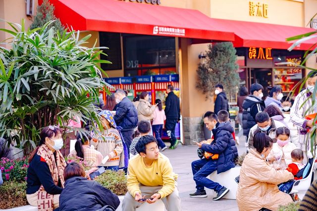 歐洲小鎮風格商業地標一起去遊購娛吃美食！