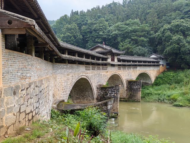 在圍屋之都，原來連橋梁都可以像圍屋的