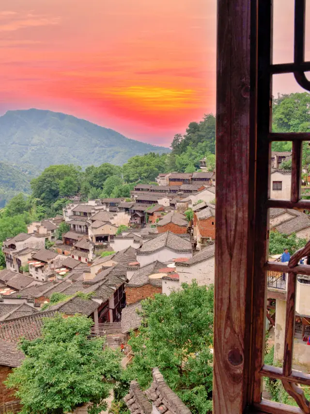 National Geographic wasn't exaggerating, the summer beauty of Huangling is so unreal