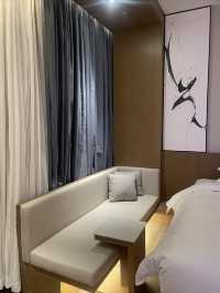 平湖萬怡酒店本身就是一個景點，充分體現傳統文化古色古韻的建築