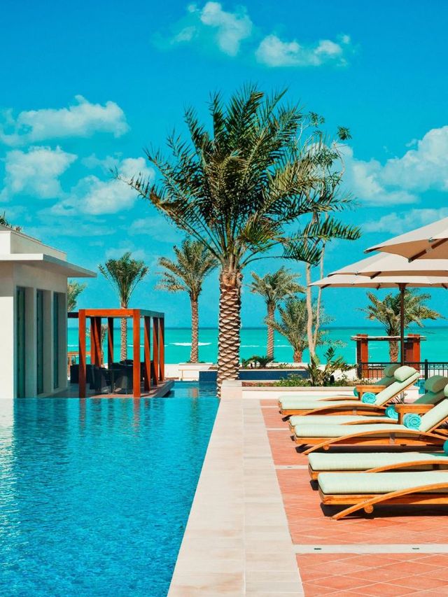 🌟 Abu Dhabi's Luxe Beachfront Bliss 🌊✨