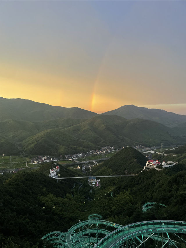 避暑好去處：莫干山｜江南瑤壑漂流。