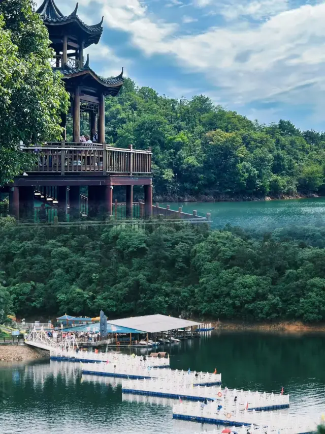 The "Maldives" of China - Lushan West Sea.