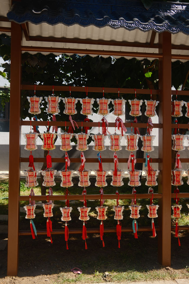 西塔寺和咖啡市集。