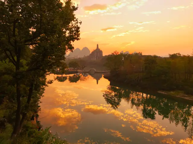 桂林觀賞日出日落晚霞登山之穿山公園。