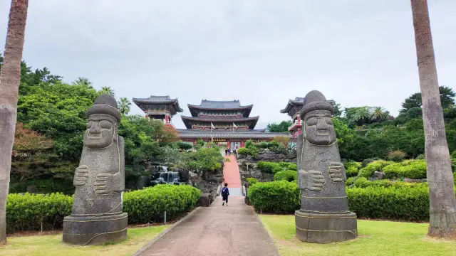 Yakcheonsa Temple on Jeju Island is a place full of tranquility and sacredness. 