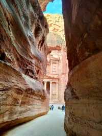 Exploring the Magnificent Treasury of Petra 🏺✨