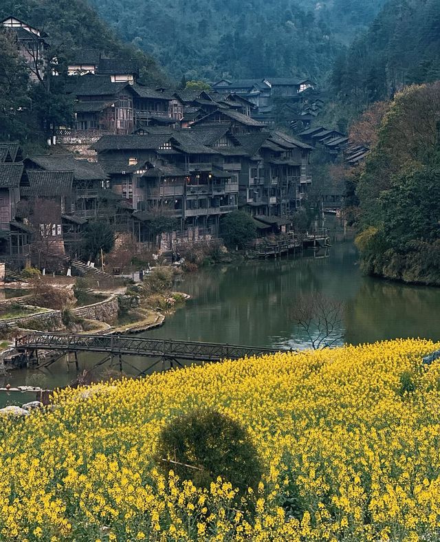 一座城市的紅色心跳與人間煙火