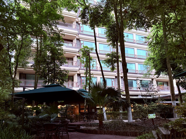 森林中的五星級酒店～青城山豪生大酒店
