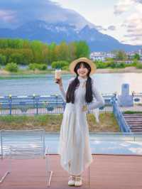 本來以為麗江已經夠美了，直到我住進風景裡