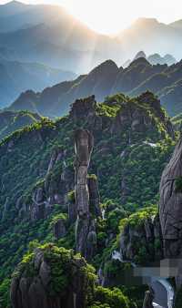三清山：踩住雲端嘅仙山，藏住1600年嘅秘密