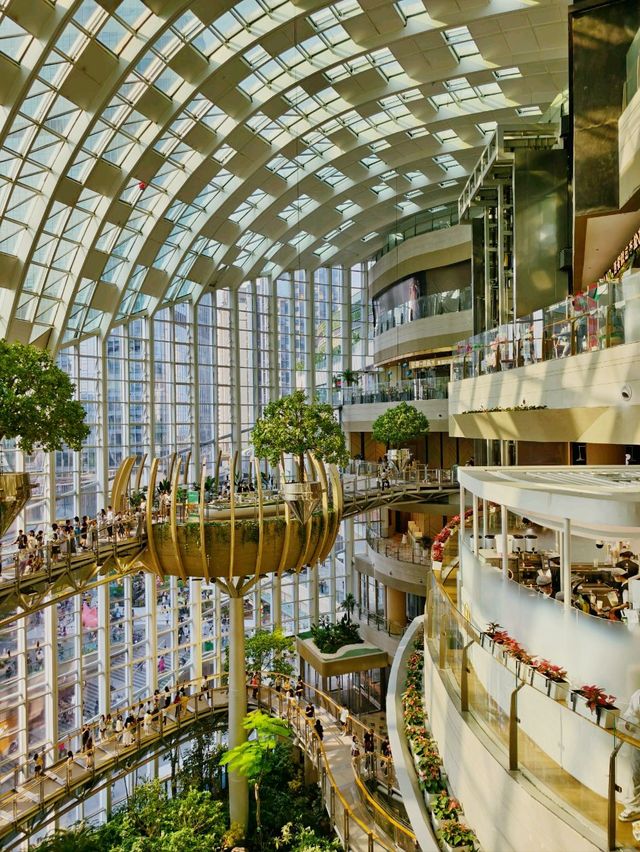 Floating trees! 😱 This is a must-visit shopping mall in Chongqing! 