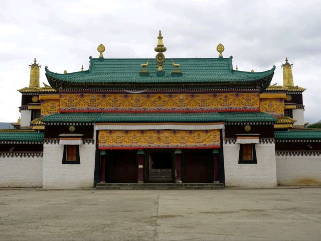 🙏 Visiting Gemo Temple: Giant Maitreya & Monastic Life in Ngawa (Aba)