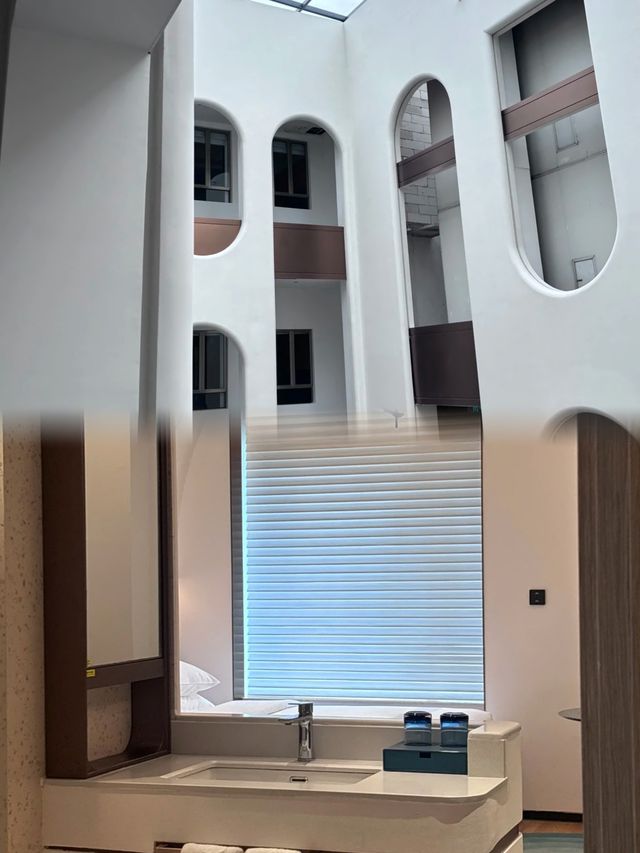 羽奕酒店｜躺進星空雙床房