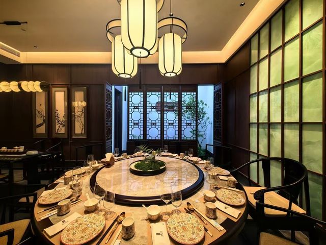 奢華與舒適嘅完美結合，盡在希爾頓酒店