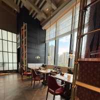 Best Hotel in Chengdu: Luxurious 5-Star Traditional Chinese Style