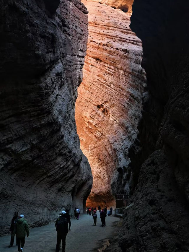 壯麗峽谷丹霞地貌震撼美景  
