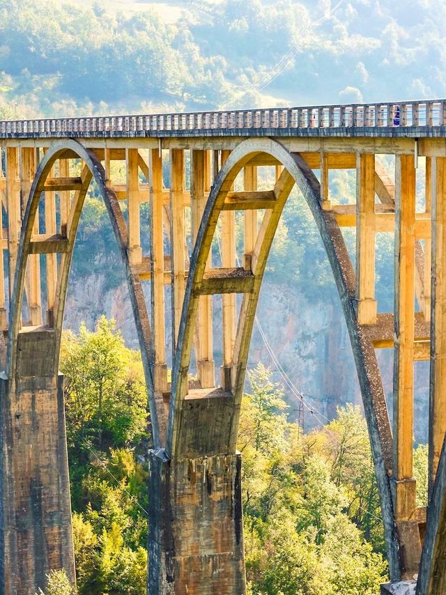 黑山1天包車遊玩遍精華景點