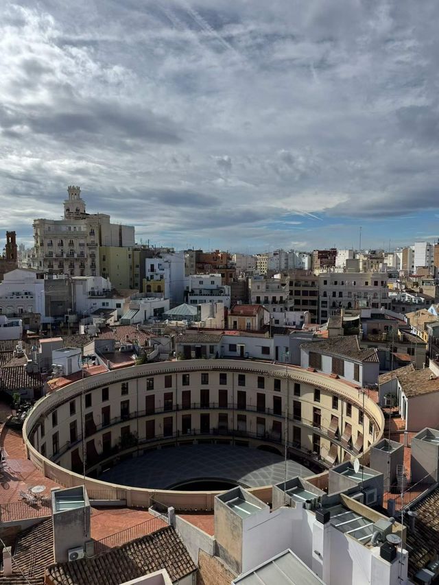 別再去巴塞隆拿了，這座城市更有味道