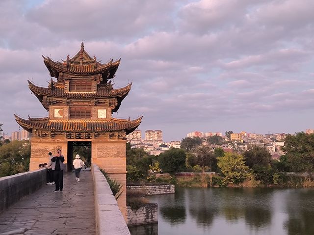 藍調時刻的雙龍橋