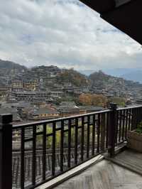 貴州!千戶苗寨去了8次我終於找到了一家觀景超美的吊腳樓民宿