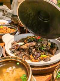 幸福就是！跟好友逛街吃到喜歡的餐廳～