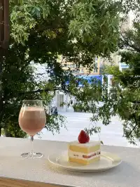 泉州新的木質調咖啡店,坐在綠意窗台飲咖