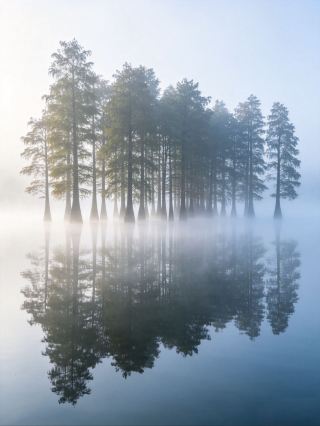 The lake reflects the sky, a memory of the fairy lake.