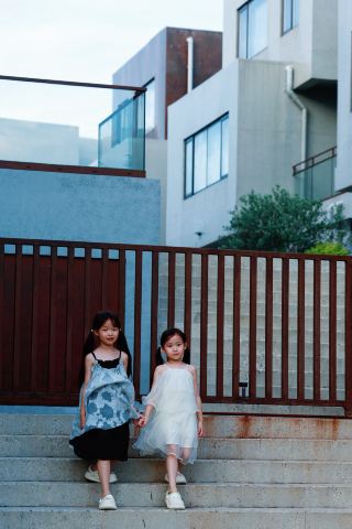You can go tide pooling right outside the door! This guesthouse in Daishan is embraced by the sea