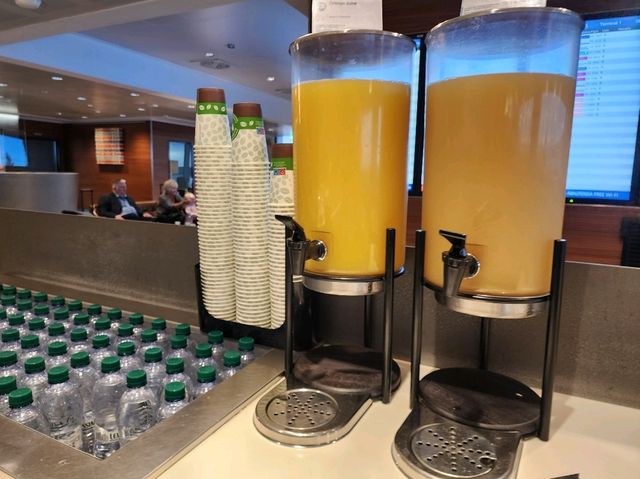 이제는 밀라노와 헤어질 시간.. 말펜사 공항 라운지 " Via Milano Lounge"