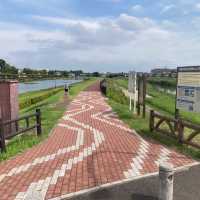 元荒川の中洲　「葛西親水緑道」「藤棚通り」