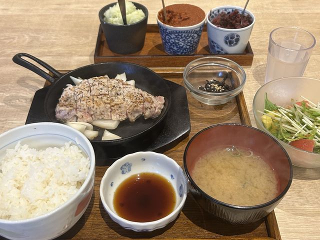 【福岡】豚ステーキをほおばる♡『十一』