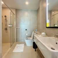 เดินทางสะดวก พักที่ Holiday Inn & Suites Sriracha