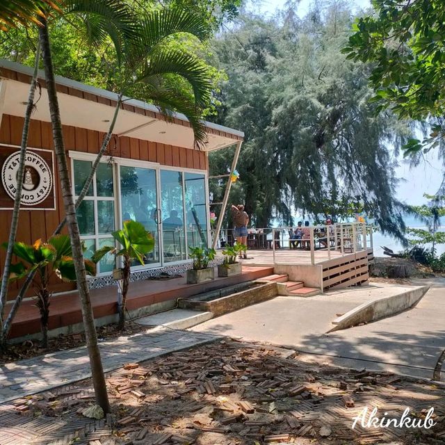 คาเฟ่ริมทะเล สัตหีบ