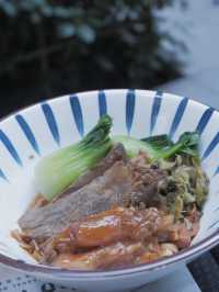 中環飯堂之足料牛肉拌麵 