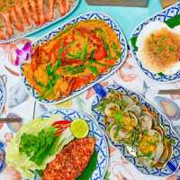 ลากแฟนไปกินซีฟู้ดแบบสดๆเลือกจากตู้ที่Boat Seafood​