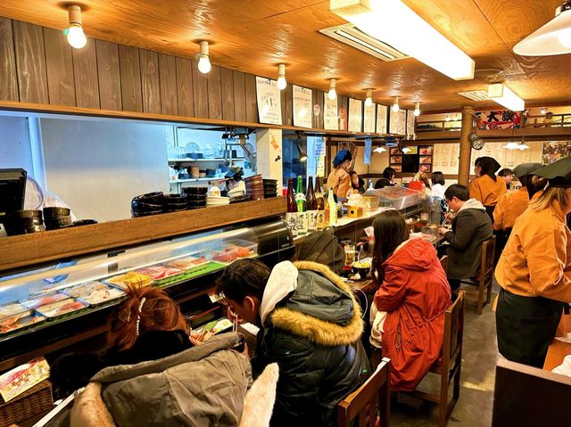 札幌「二条市場」搜尋美食 人氣海鮮丼飯店「どんぶり茶屋」