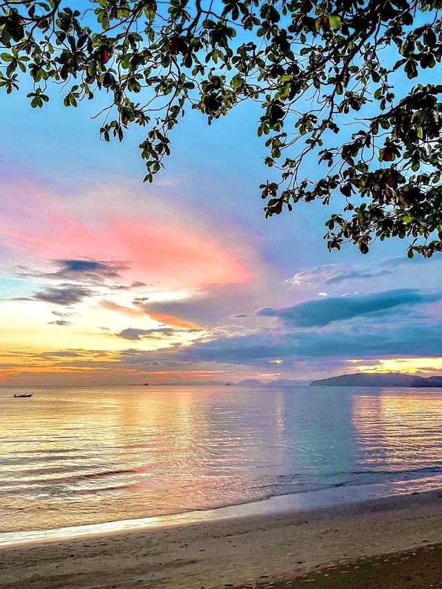 2KM-Long Beach With Scenic Views 🌊🏖️🇹🇭