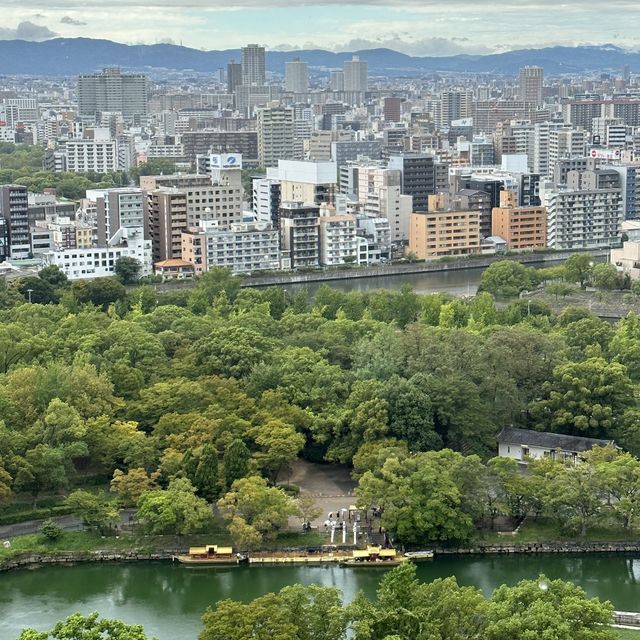 The impressive castle in Osaka