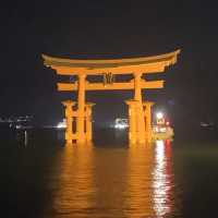 海の上の鳥居の厳島神社⛩️