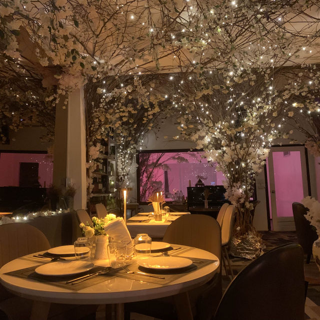 The Hounge   Restaurant เวียงจันทน์