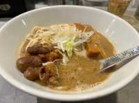 神戸の北野坂で雰囲気の素敵なカフェからのもつラーメン！
