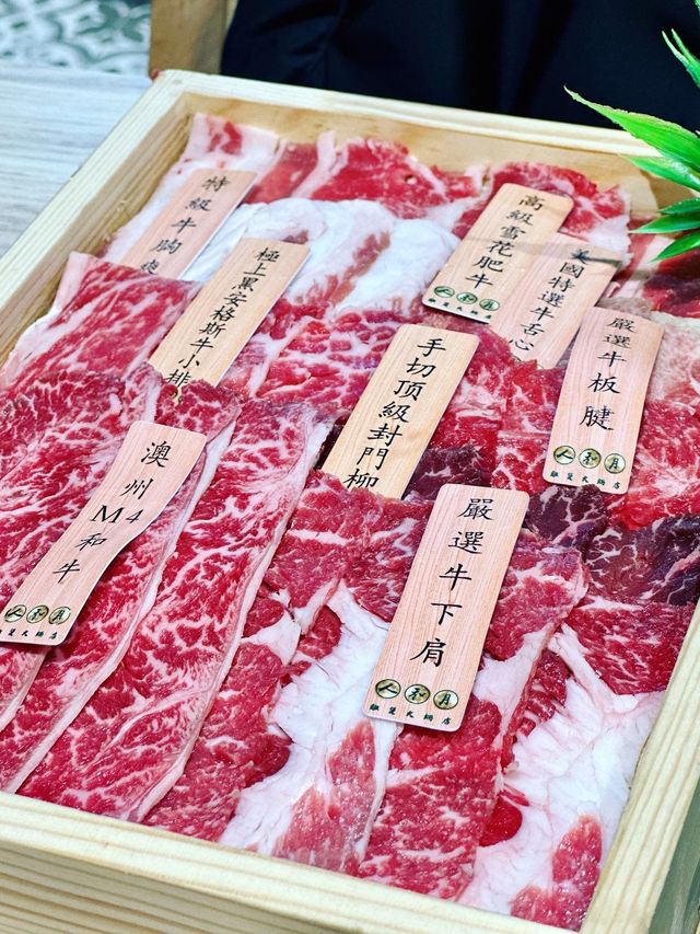 一次過食到火鍋同雞煲！
