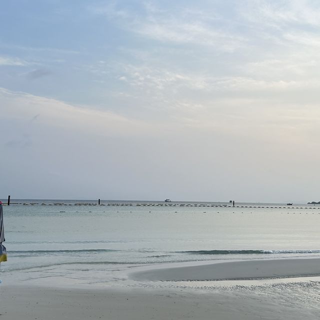 เที่ยวทะเลสวยๆ หาดตาแหวน เกาะล้าน