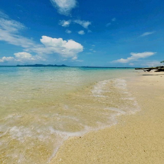 หาดหยงหลิง เกาะกระดาน ุถ้ามรกต