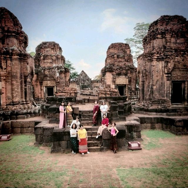 ปราสาทเมืองต่ำ คลาสสิคที่สุดของขอมโบราณในไทย