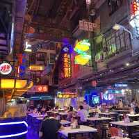 Cyberpunk 超現實⚡️⚡️與東門形成強烈對比！