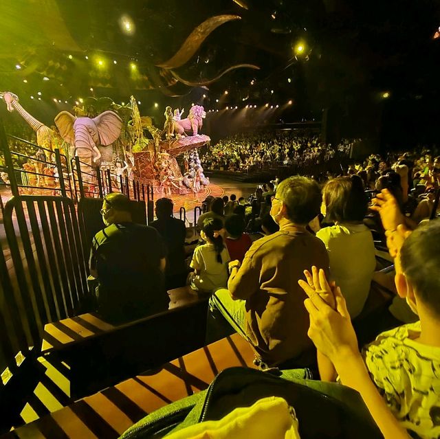 香港迪士尼樂園：魔法與夢幻相聚