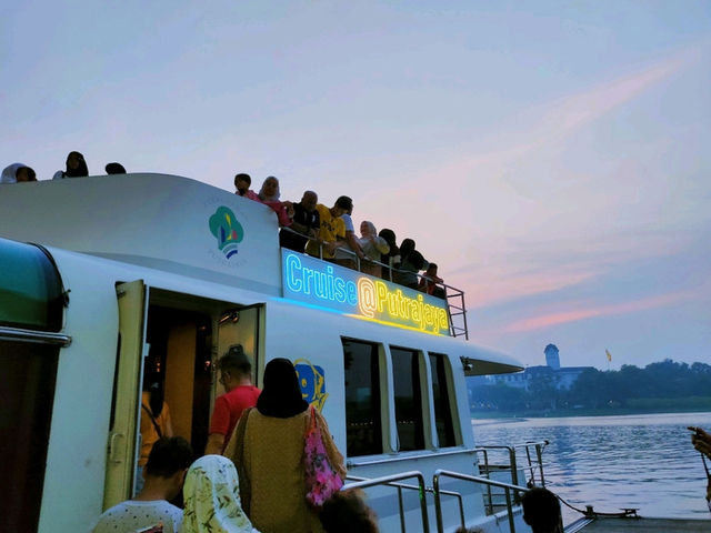 🛥️ Sunset Cruise at Putrajaya 